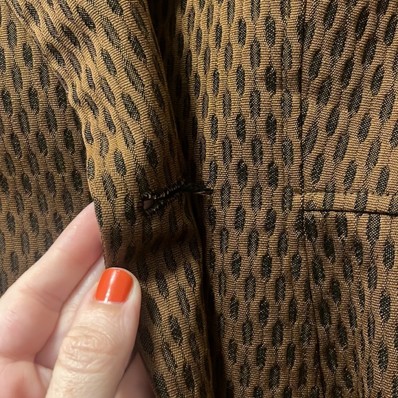 Tahari cropped blazer M/L - Picture 4 of 7